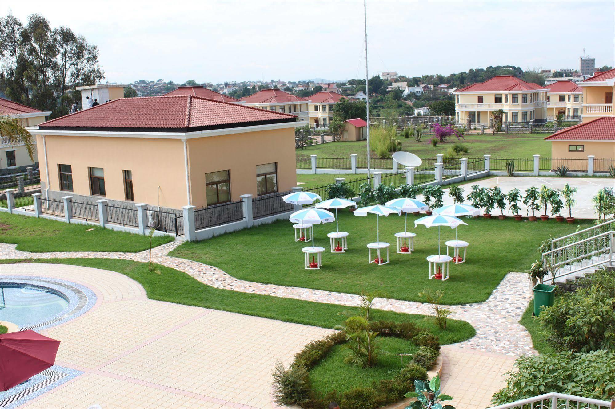 Madagascar Golden Peacock Hotel Ανταναναρίβο Εξωτερικό φωτογραφία