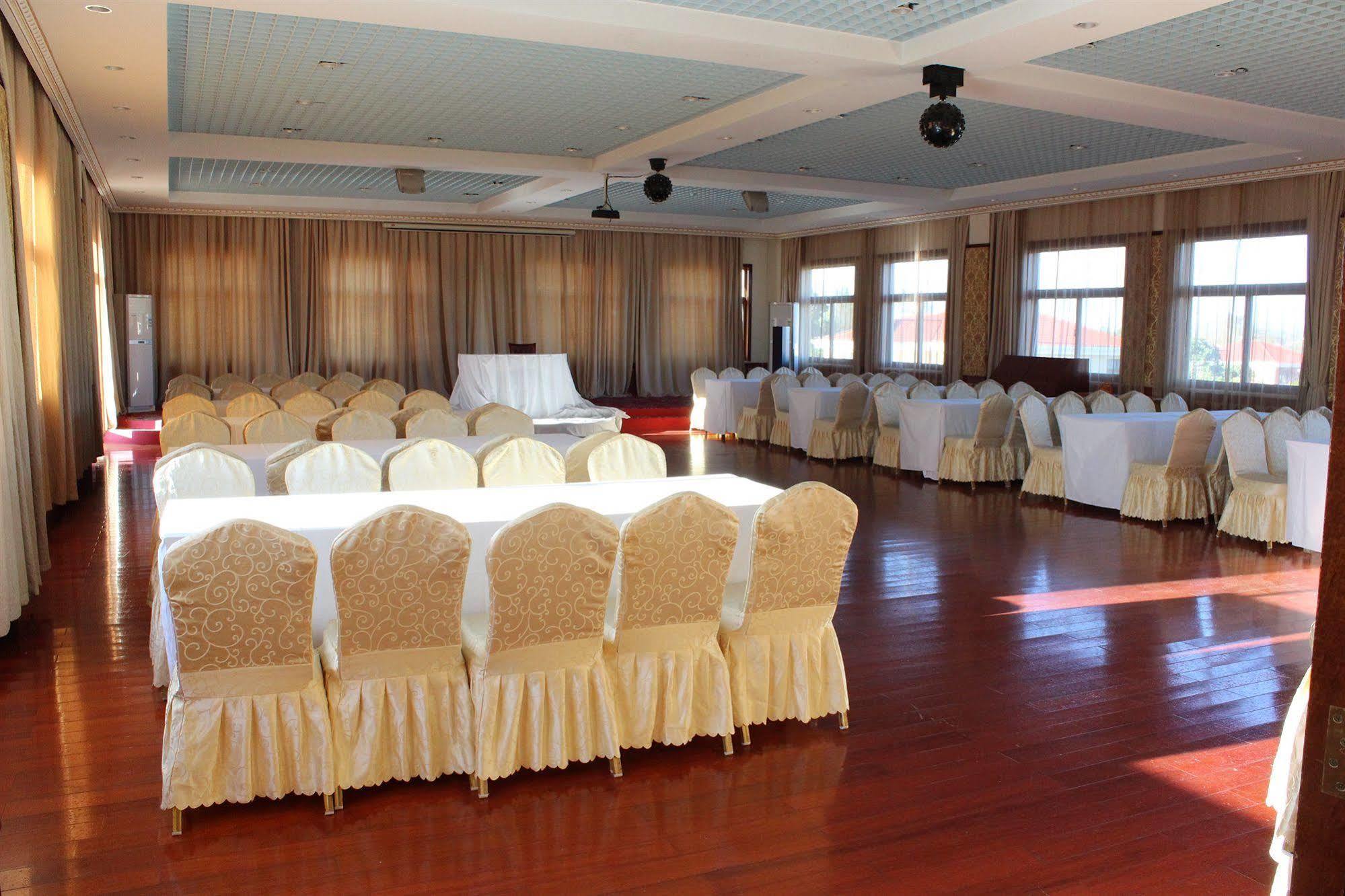 Madagascar Golden Peacock Hotel Ανταναναρίβο Εξωτερικό φωτογραφία