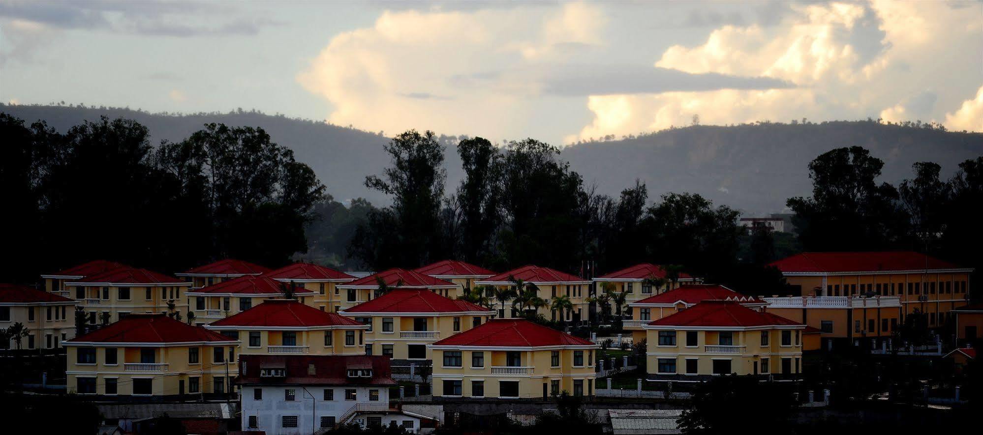 Madagascar Golden Peacock Hotel Ανταναναρίβο Εξωτερικό φωτογραφία